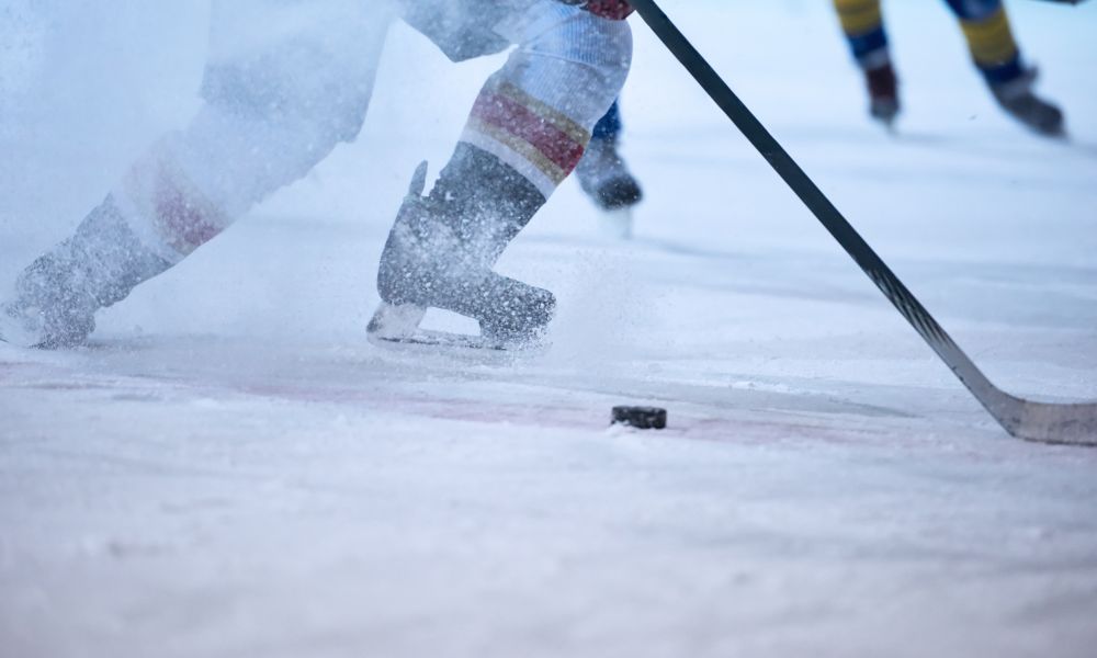 The Differences Between Field and Ice Hockey