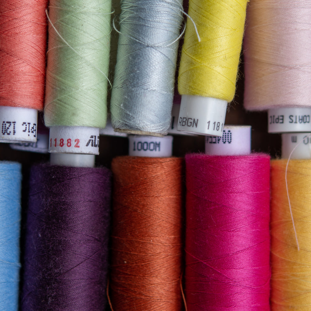 Fabric knitting machine