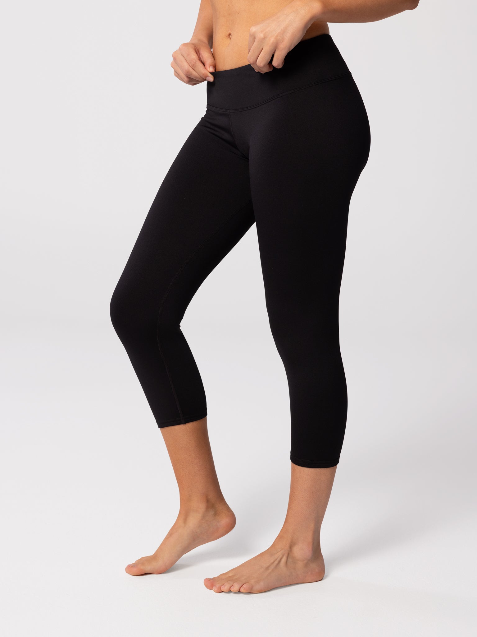 Women's Micro-Elite Chamois Premiere Capri Tight - Black – Hot Chillys
